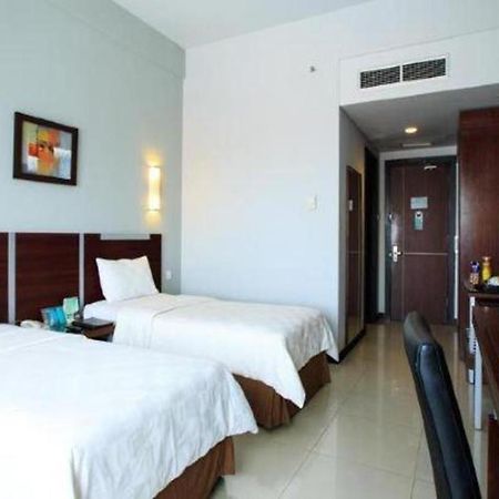 Aquarius Boutique Hotel Palangkaraya Bagian luar foto