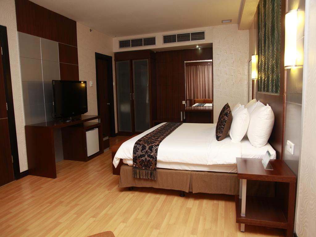 Aquarius Boutique Hotel Palangkaraya Bagian luar foto